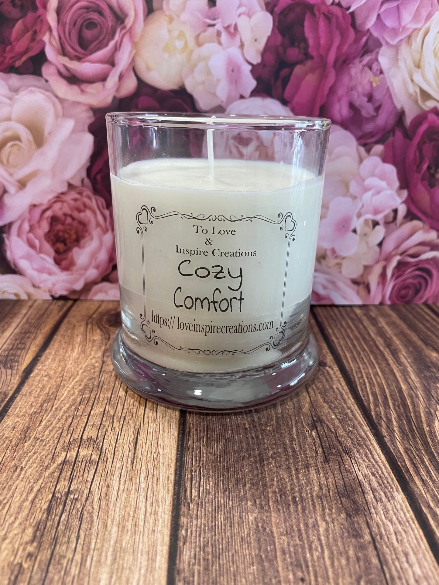 Round cozy comfort candle