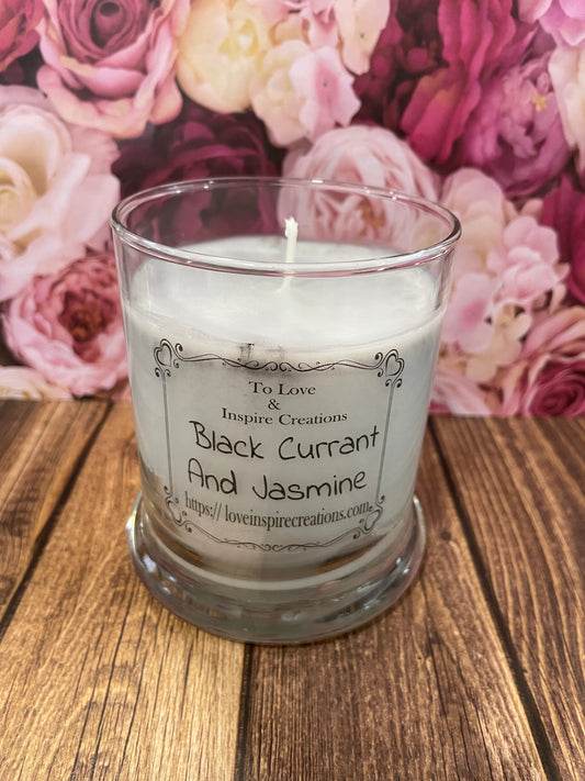 Round black currant and jasmine candle